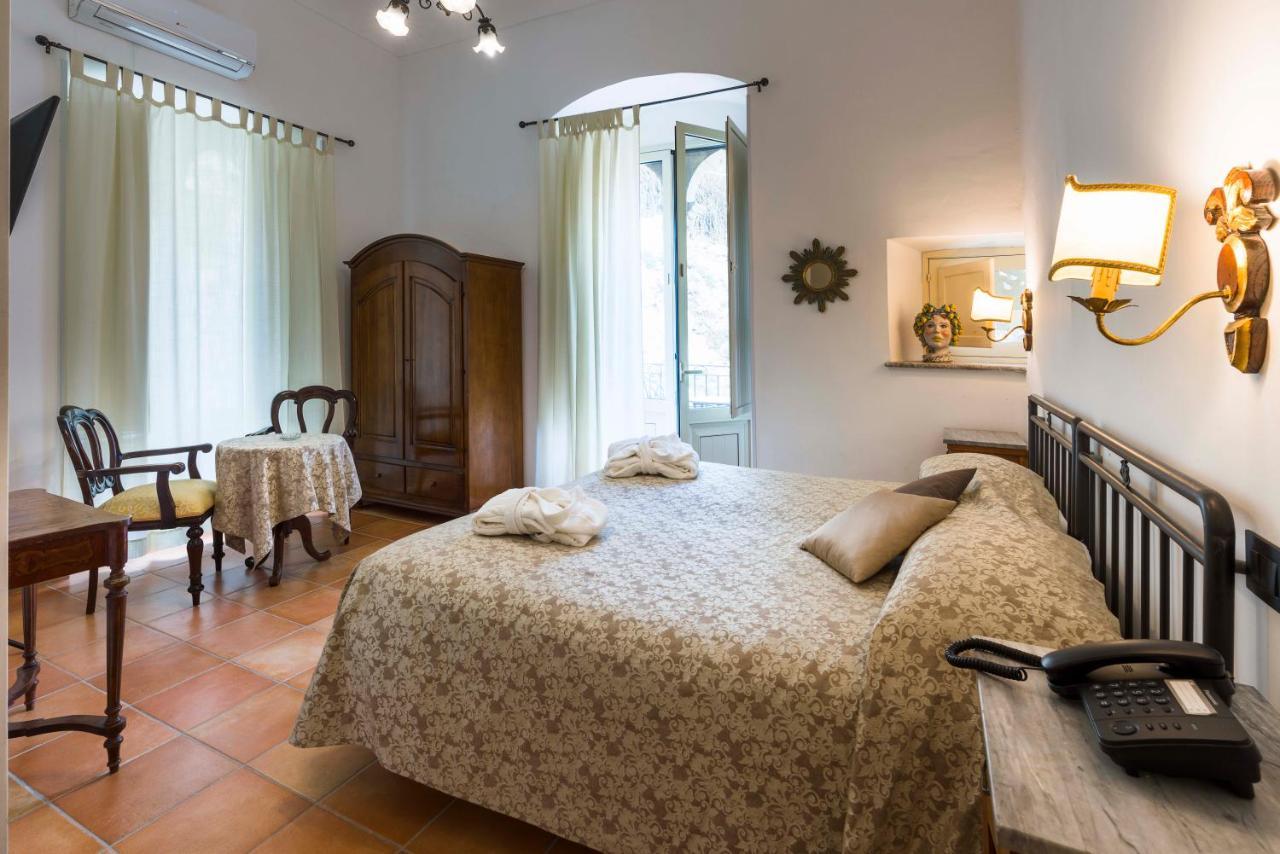 Hotel Bel Soggiorno Таормина Екстериор снимка